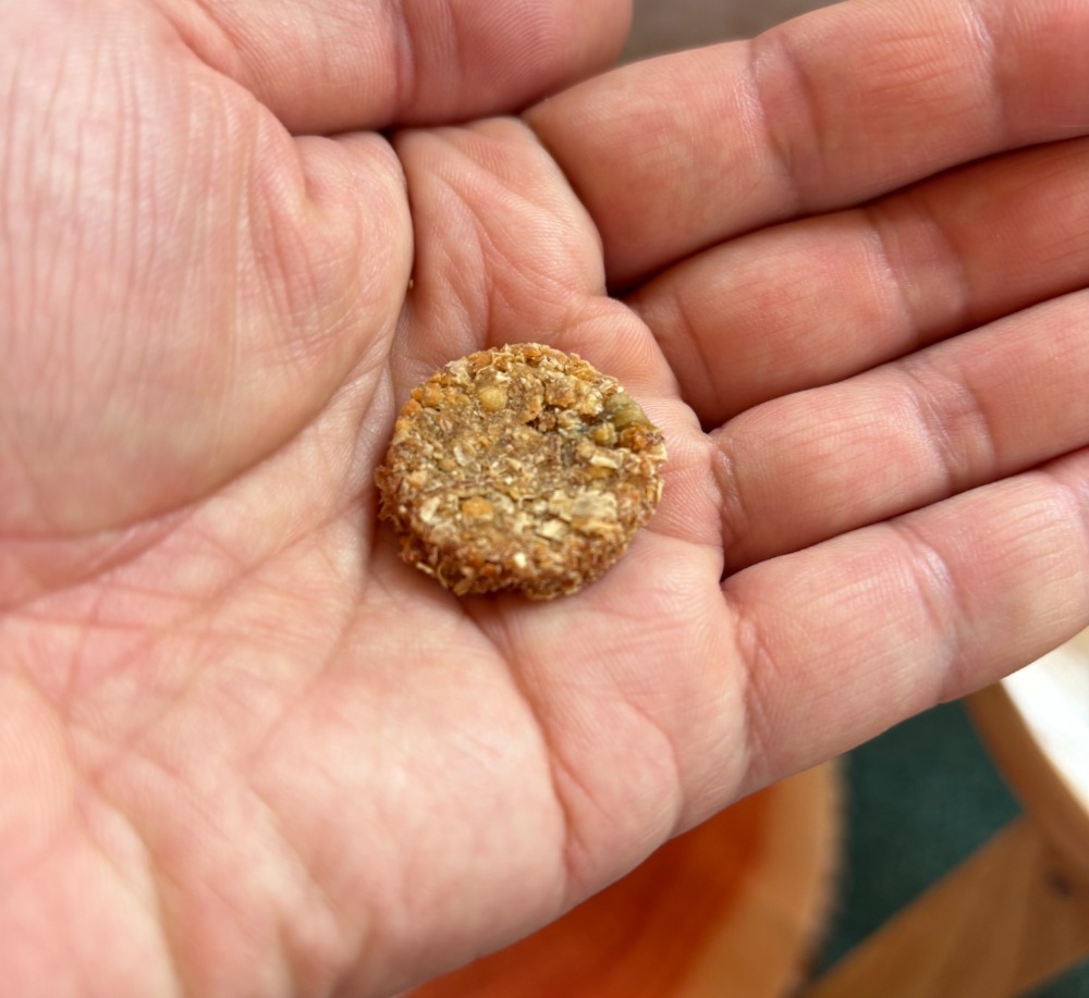 ぶたさんの健康を考えた高タンパク、高食物繊維のおやつ